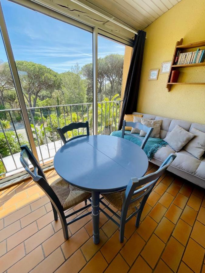 Bel Appartement Avec Mezzanine, Vue Mer Et Piscine Cogolin Zewnętrze zdjęcie