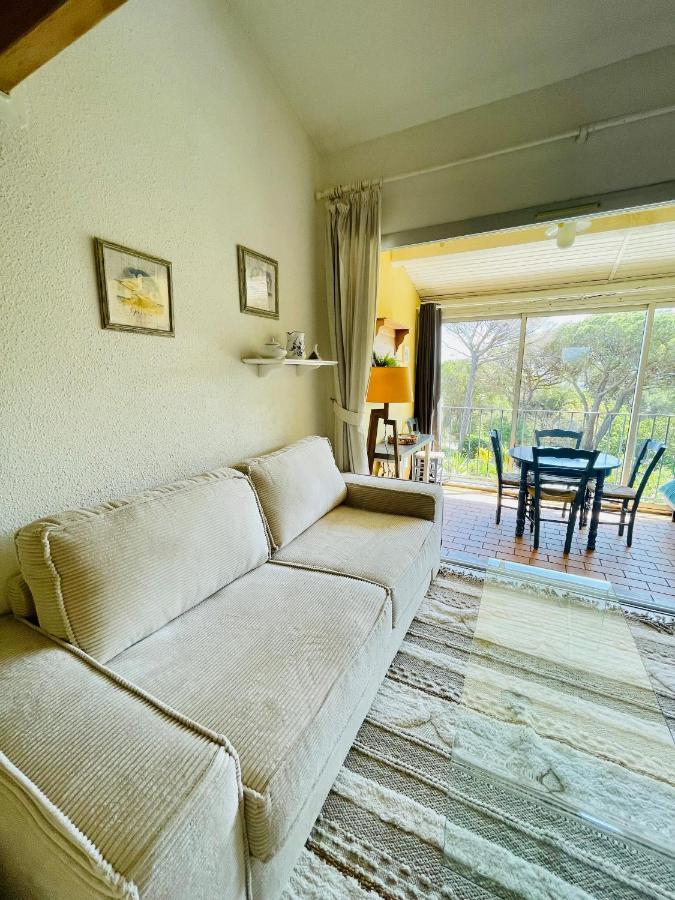 Bel Appartement Avec Mezzanine, Vue Mer Et Piscine Cogolin Zewnętrze zdjęcie