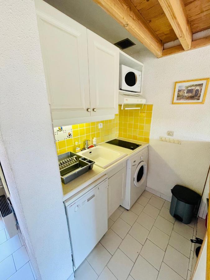 Bel Appartement Avec Mezzanine, Vue Mer Et Piscine Cogolin Zewnętrze zdjęcie
