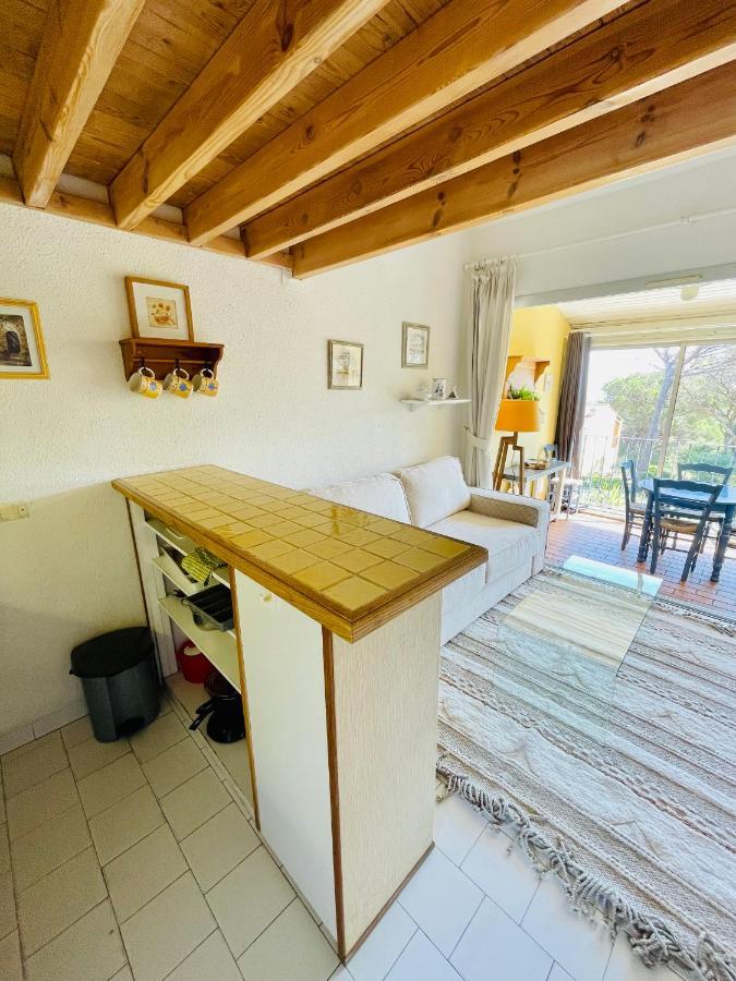 Bel Appartement Avec Mezzanine, Vue Mer Et Piscine Cogolin Zewnętrze zdjęcie